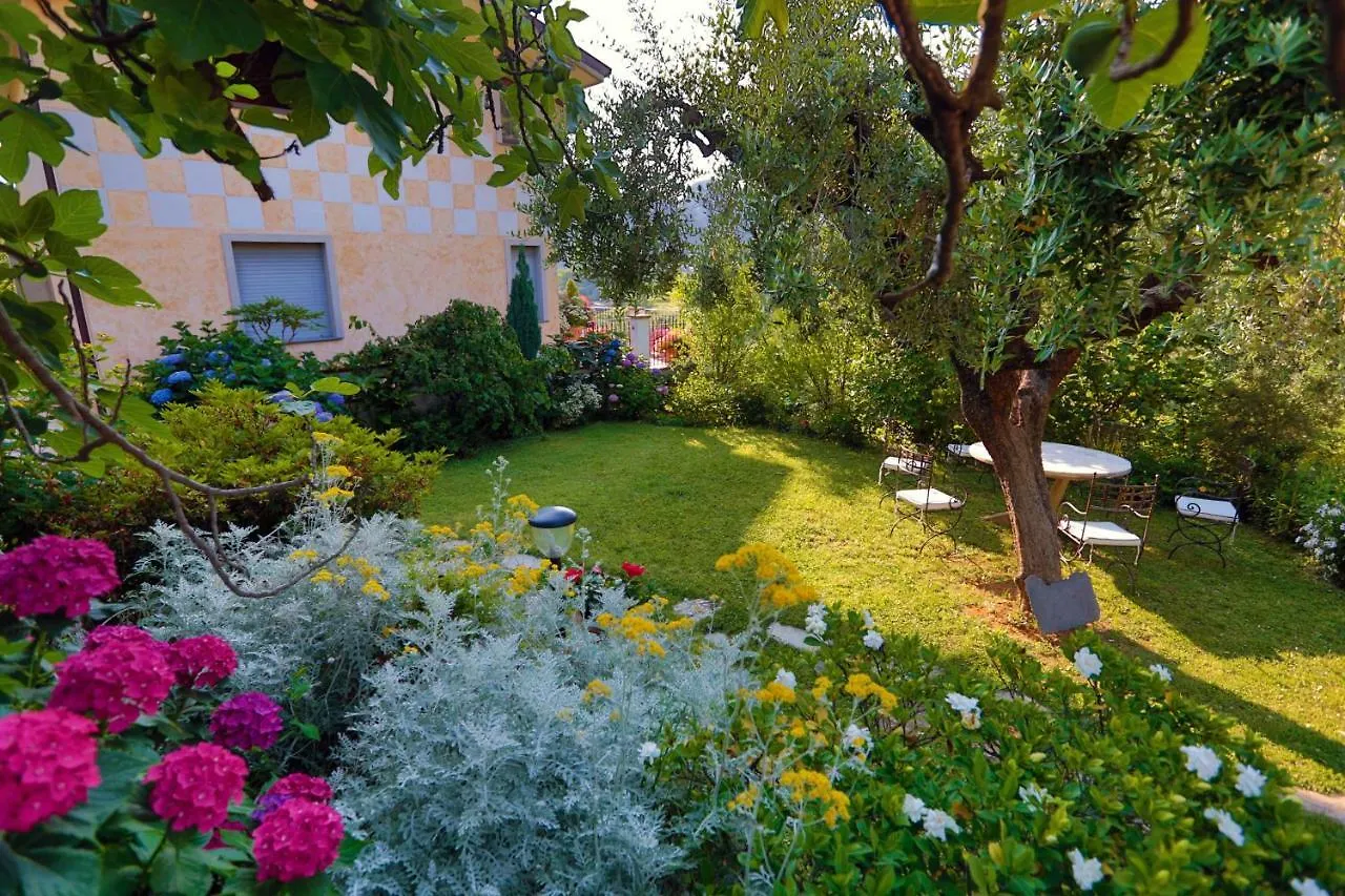 Casa Anna A Pietrasanta In Toscana Con Piscina Italy